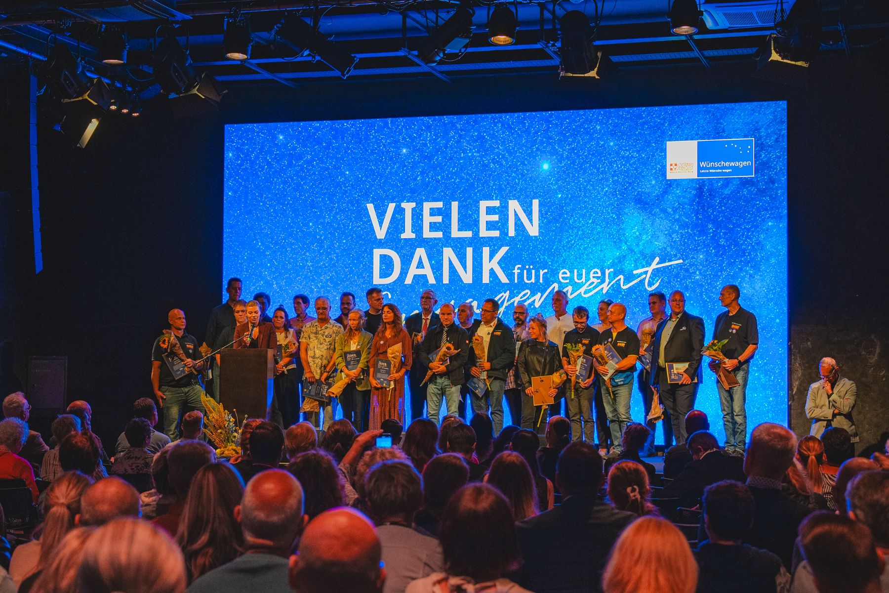 Standing Ovations für 10 Jahre ASB-Wünschewagen Berlin