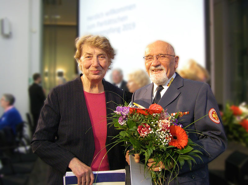 Paritätische Ehrennadel in Gold für Samariter Klaus Weiser