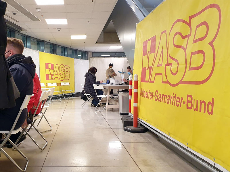 Mobile Impfstation bei IKEA-Tempelhof wiedereröffnet