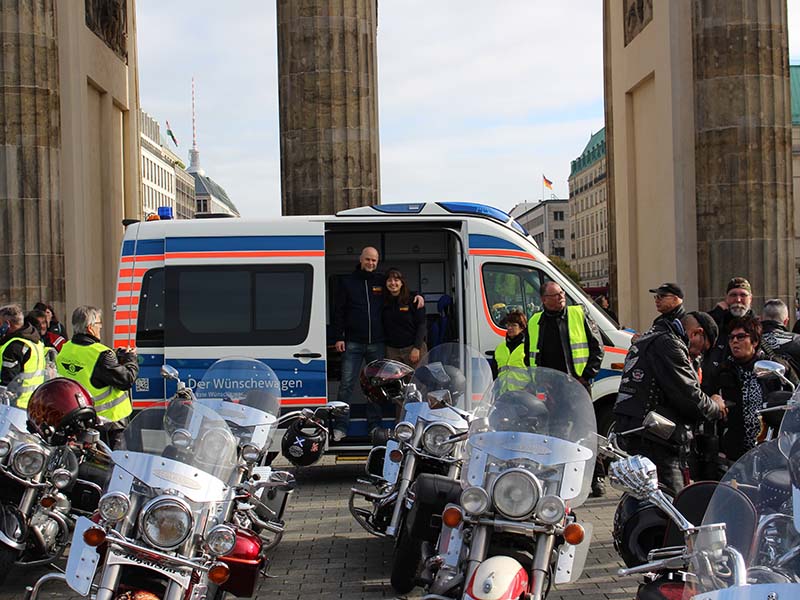 Rocker mit Herz - Motorradclub sammelt für den Berliner Wünschewagen