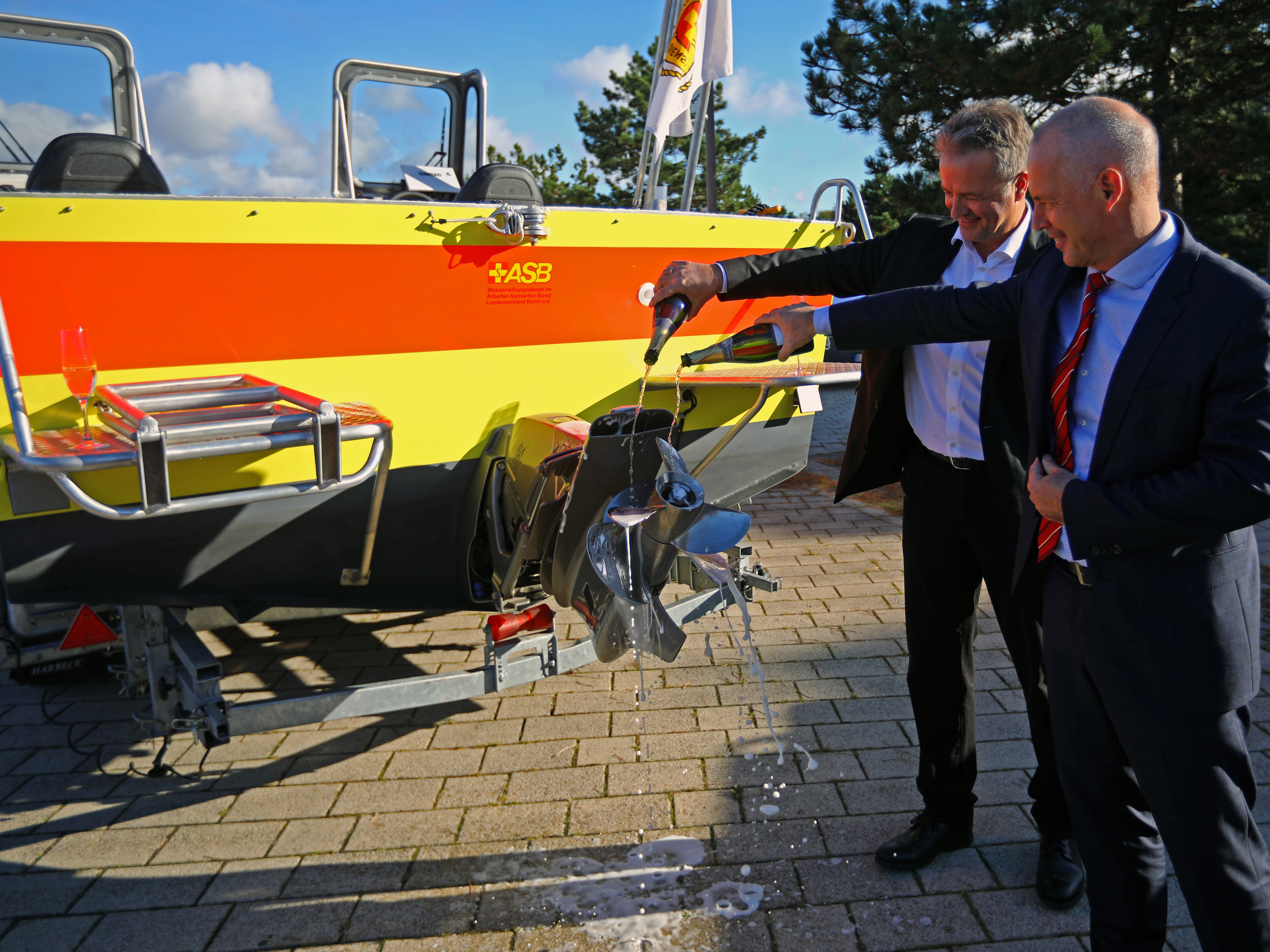 Bootstaufe: Neues Rettungsboot für den Tegler See