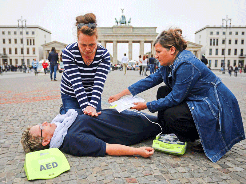 Europäischer Tag des Notrufs 112 – Jetzt Ersthelfer bei Berlin Schockt werden