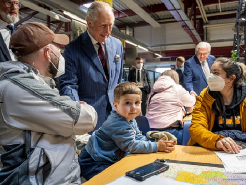 Royaler Besuch: König Charles III. im Ankunftszentrum in Tegel